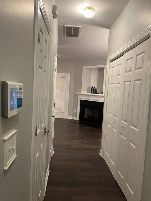 Appartamento Simple Elegant Townhouse Dt Raleigh Ncsu Esterno foto