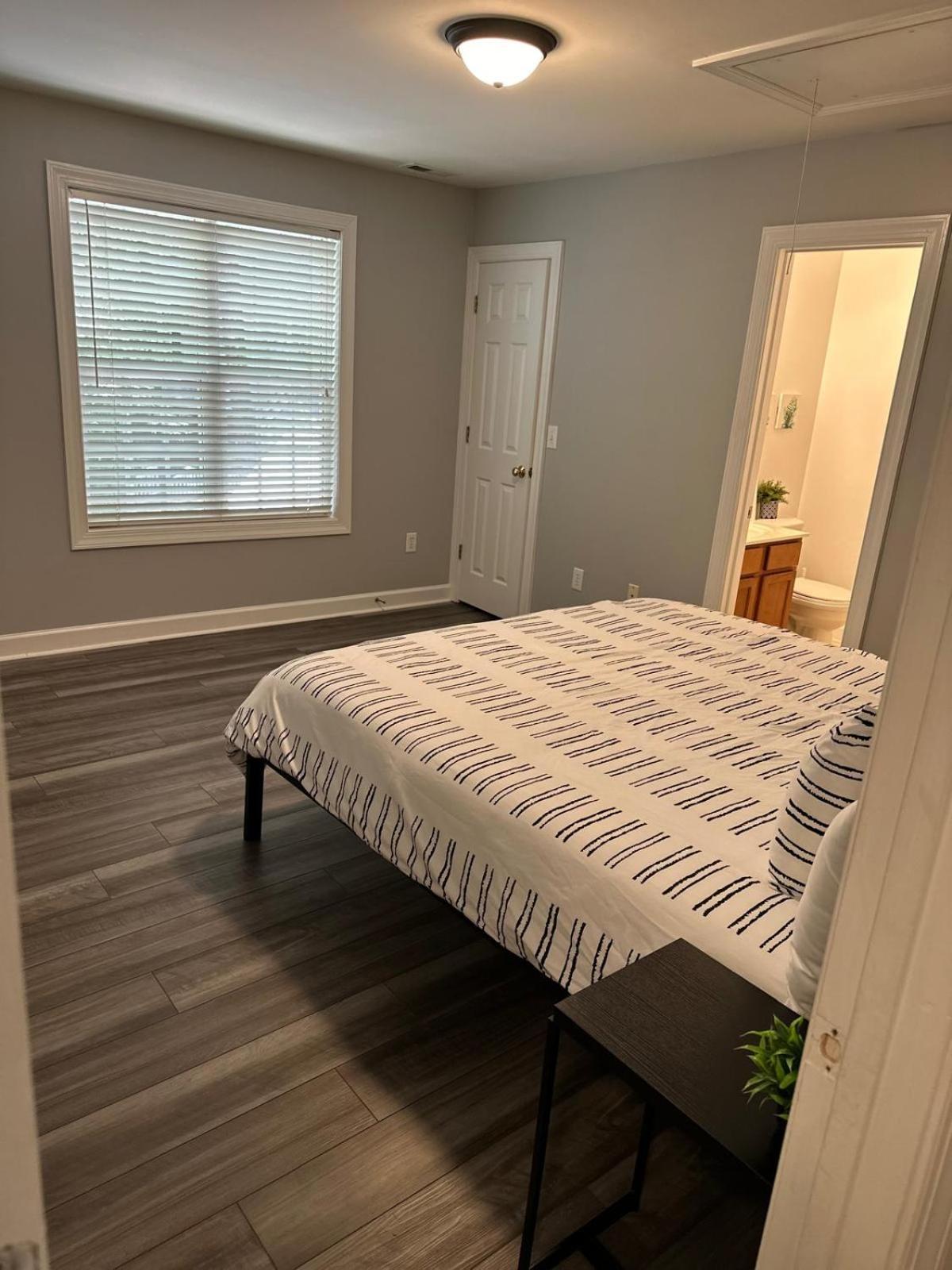 Appartamento Simple Elegant Townhouse Dt Raleigh Ncsu Esterno foto