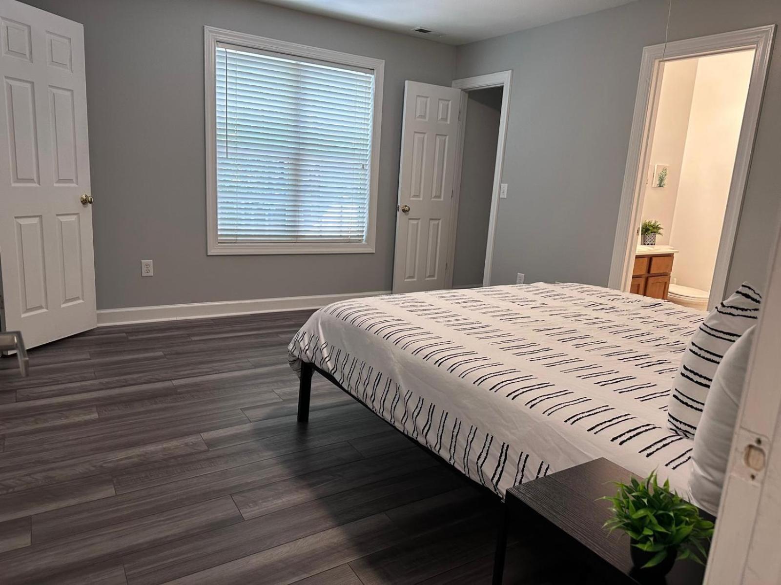 Appartamento Simple Elegant Townhouse Dt Raleigh Ncsu Esterno foto